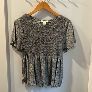 Flowy women’s top